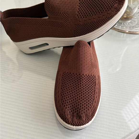New Chocolate Brown Women’s Comfortable Mesh Slip On Walking Shoe 9 - Picture 5 of 5
